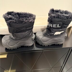 Toddler Sorel Gray Snow Boots with Fur Trim